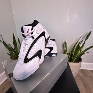 Jordan Air Jordan OG White Black Mid Top Sneakers Leather Women’s 8.5